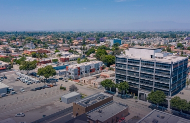 Reserve um carro em Downey