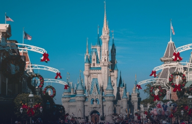 Passeie por Orlando em um carro alugado Reserve um carro barato em Orlando