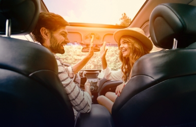 Encontre um carro para alugar em Cross Border Xpress