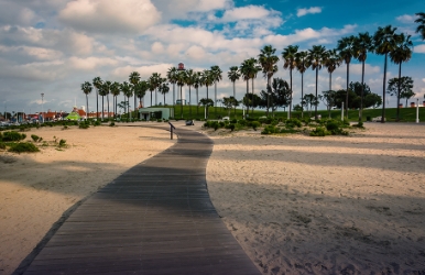 Affordable car rentals in Long Beach